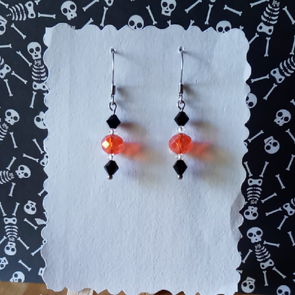"Spooky Kiss" Earrings